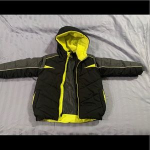 Boys Puffer Jacket Size 6 (like new)